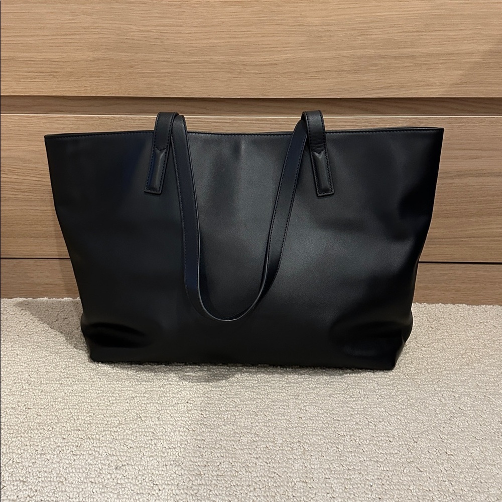 Quince Classic Italian Leather Tote, black, EUC